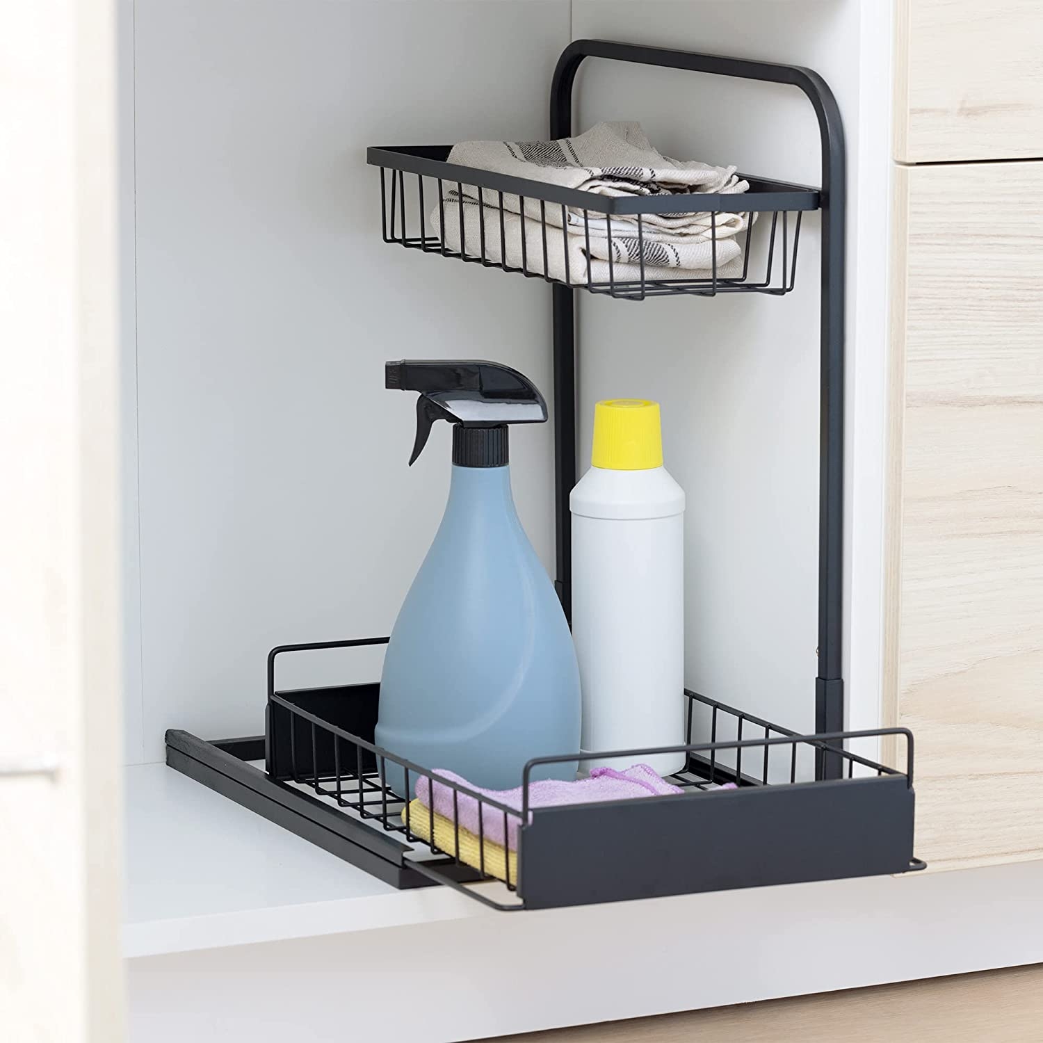 navaris-2-tier-sliding-cabinet-organizer-metalliko-siromeno-rafi-dio-epipedon-gia-kouzina-banio-15-5-x-35-x-42-cm-black-1.jpg