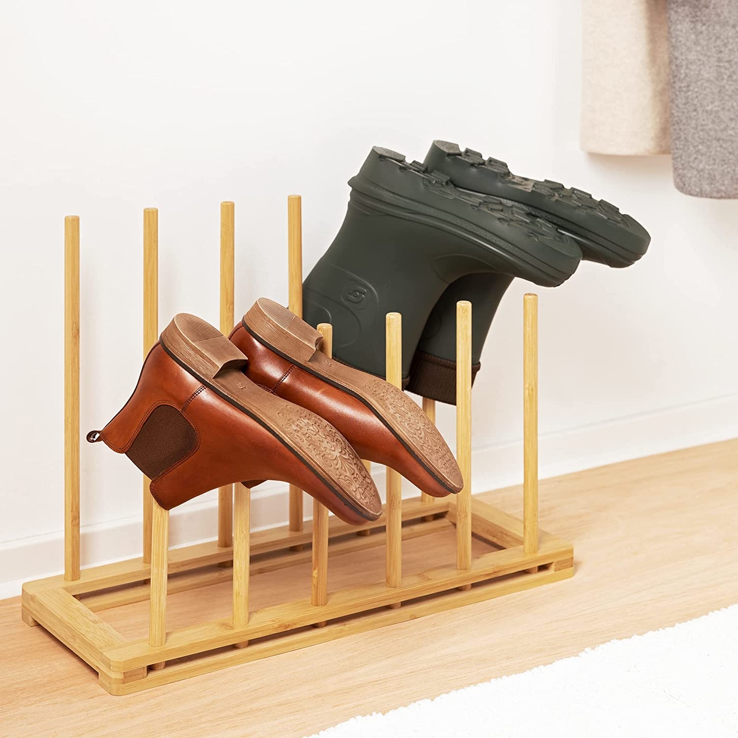 navaris-bamboo-boot-rack-ksilini-vasi-gia-botes-papoutsia-apo-bamboo-56-x-43-x-23-x-cm-light-brown-1.jpg