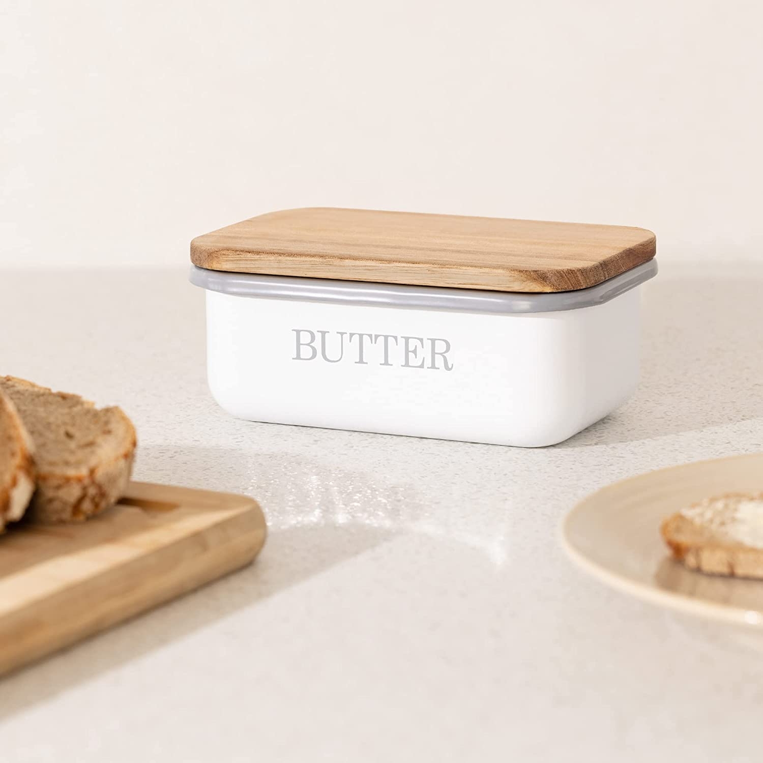 navaris-butter-dish-with-lid-doxeio-apothikefsis-voutirou-me-kapaki-apo-ksilo-akakias-560-ml-white-acacia-1.jpg