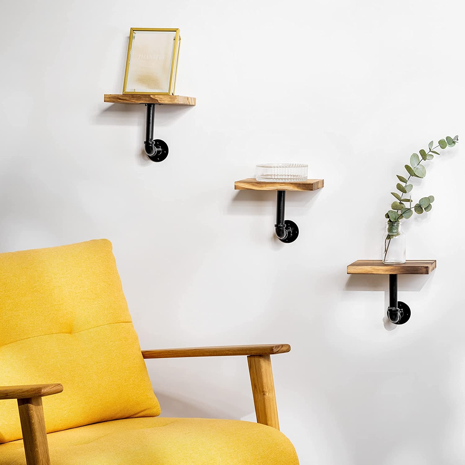 navaris-decorative-shelves-set-3-rafia-apo-ksilo-pefkou-me-vasi-apo-metallo-brown-1.jpg