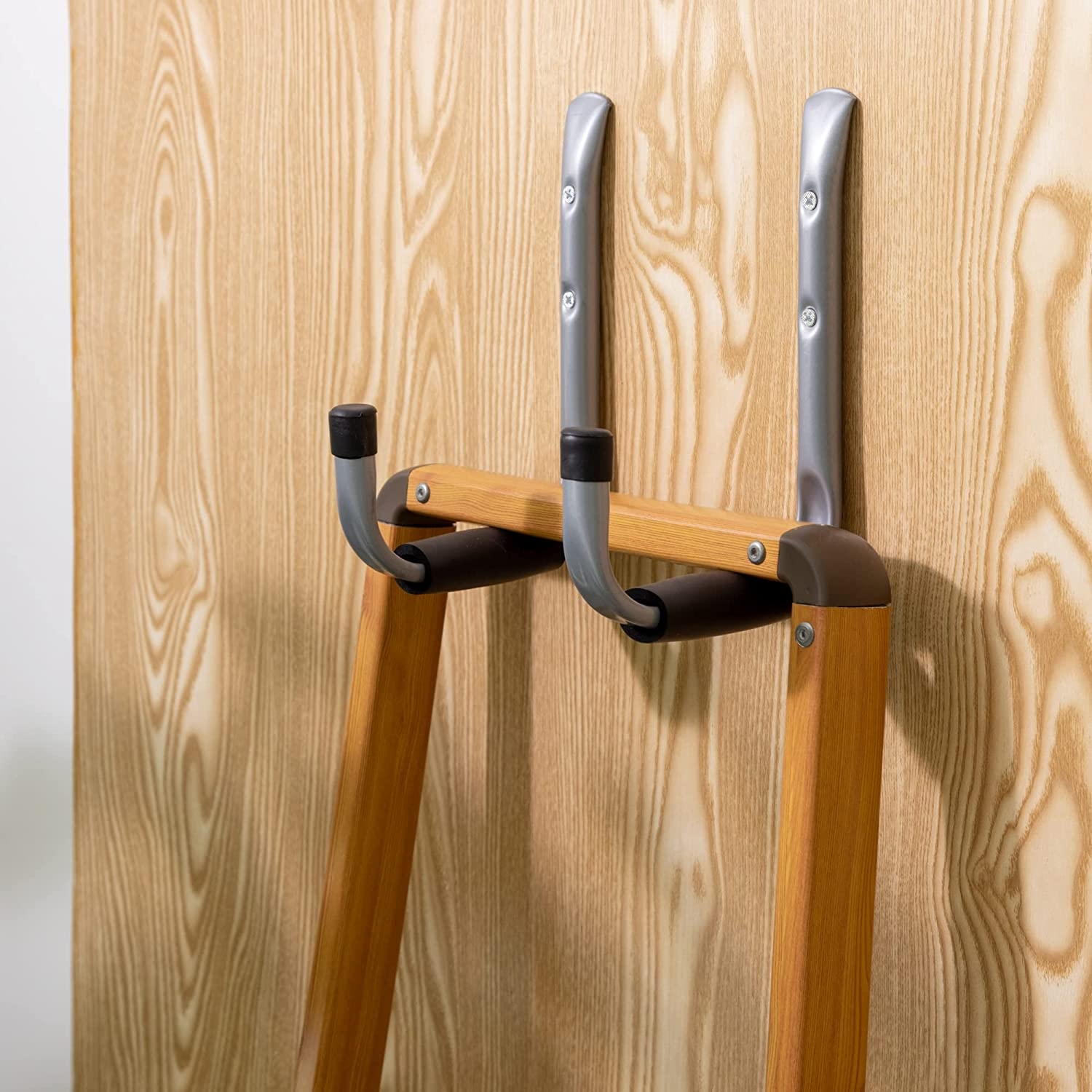 navaris-garage-ceiling-and-wall-mount-hangers-and-hooks-set-orofis-kai-toixou-me-gantzous-kai-kremastres-12-temaxia3.jpg