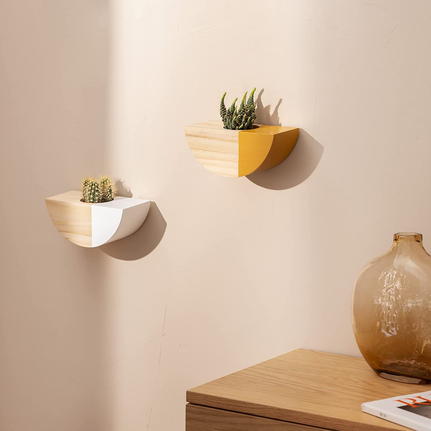 navaris-hanging-planter-vase-set-of-2-set-me-2-glastres-toixou-apo-ksilo-pefkou-18-3-x-8-3-x-8-cm-light-brown-white-orange-2.jpg