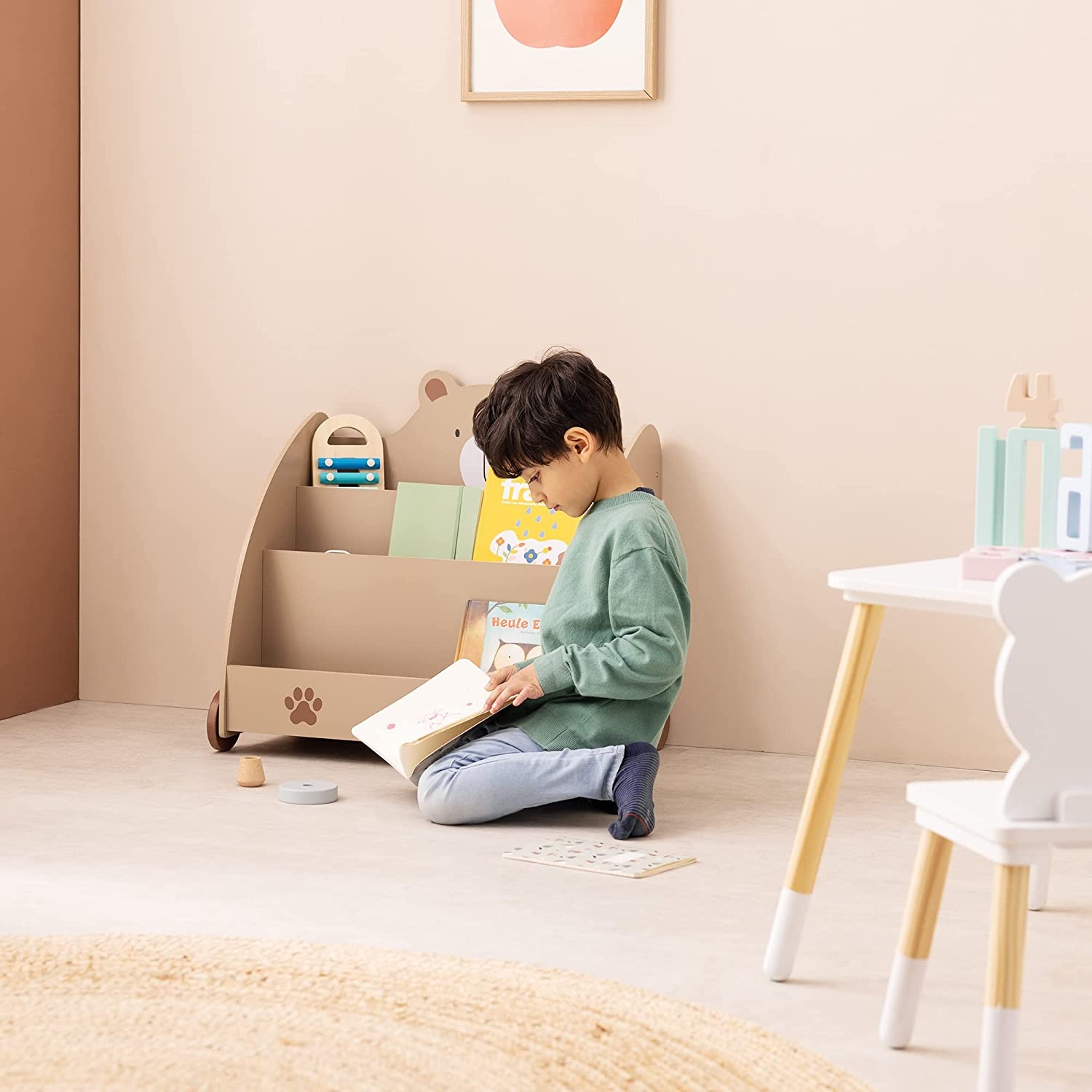 navaris-kids-bookshelf-paidiko-kouti-apothikefsis-vivliothiki-rafia-me-3-diamerismata-kai-rodes-60-x-58-x-40-cm-brown-bear-design-1.jpg