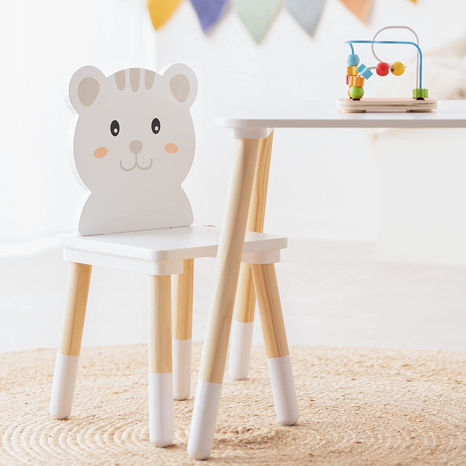 navaris-kids-wooden-table-with-2-chairs-set-paidiko-trapezi-me-2-karekles-apo-ksilo-pefkou-cat-design-white-light-brown-4.jpg