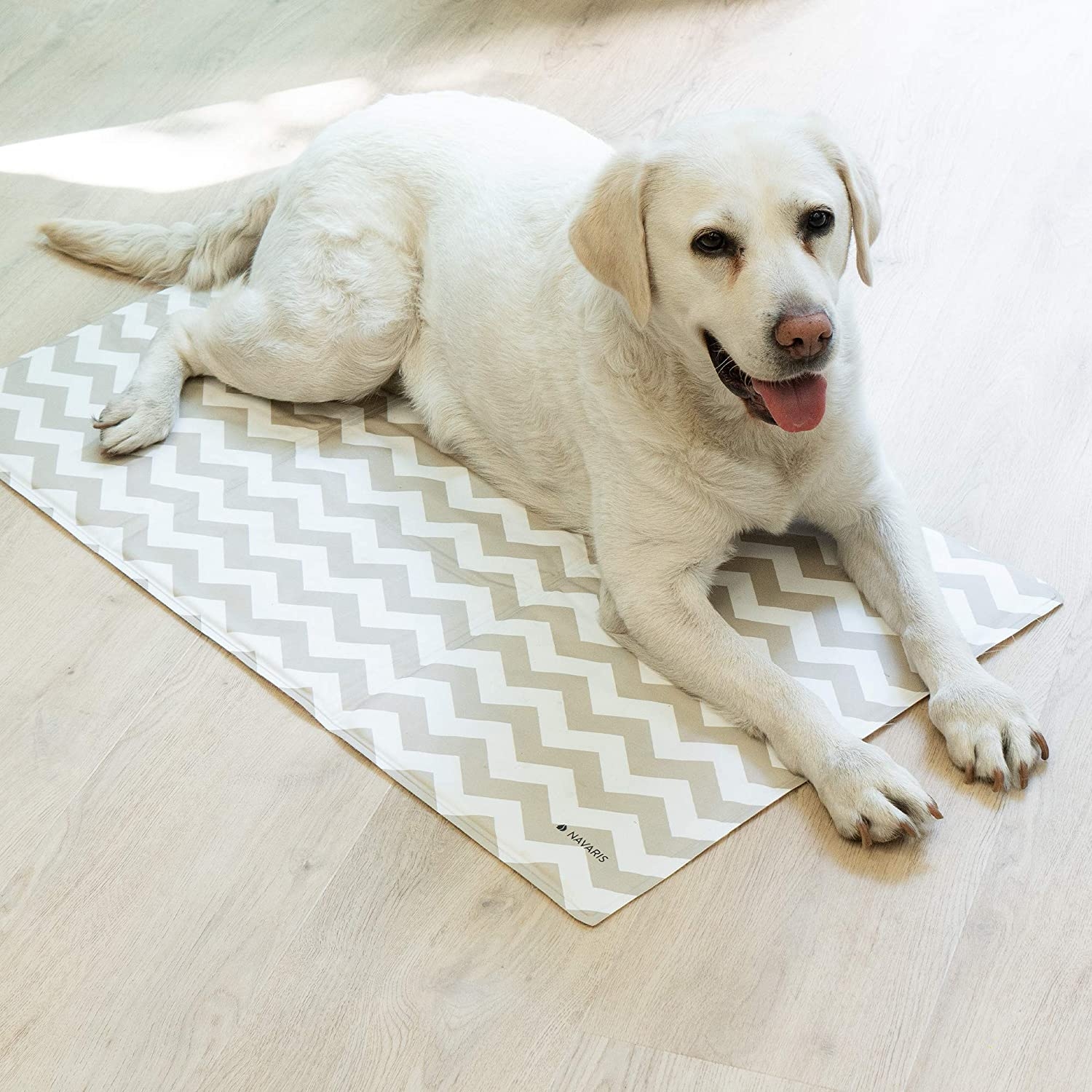navaris-pet-cooling-mat-stroma-psiksis-gia-katikidia-50-90-cm-zig-zag-2.jpg