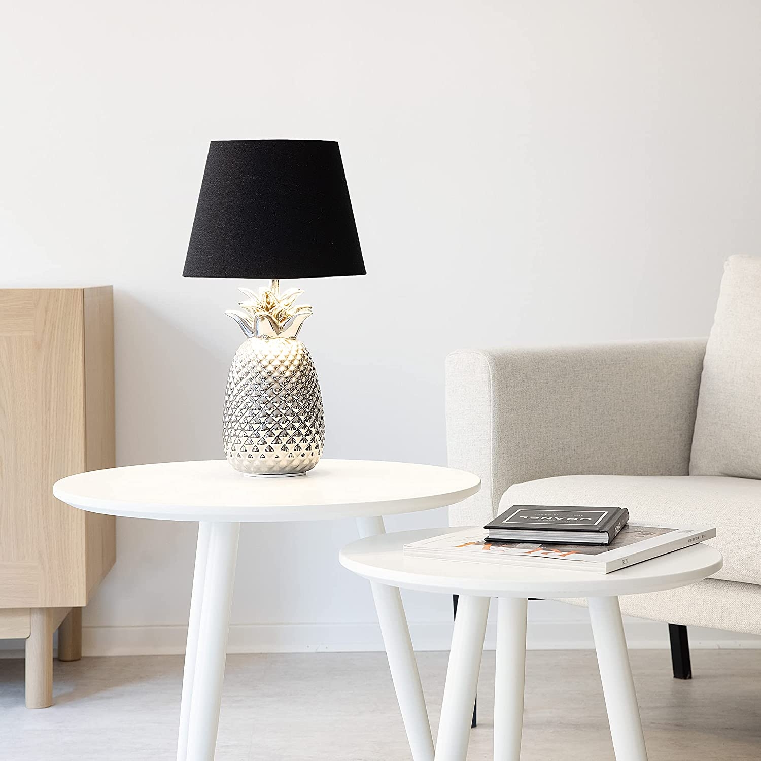 navaris-table-lamp-pineapple-epitrapezio-fotistiko-ananas-40-cm-silver-black-1.jpg