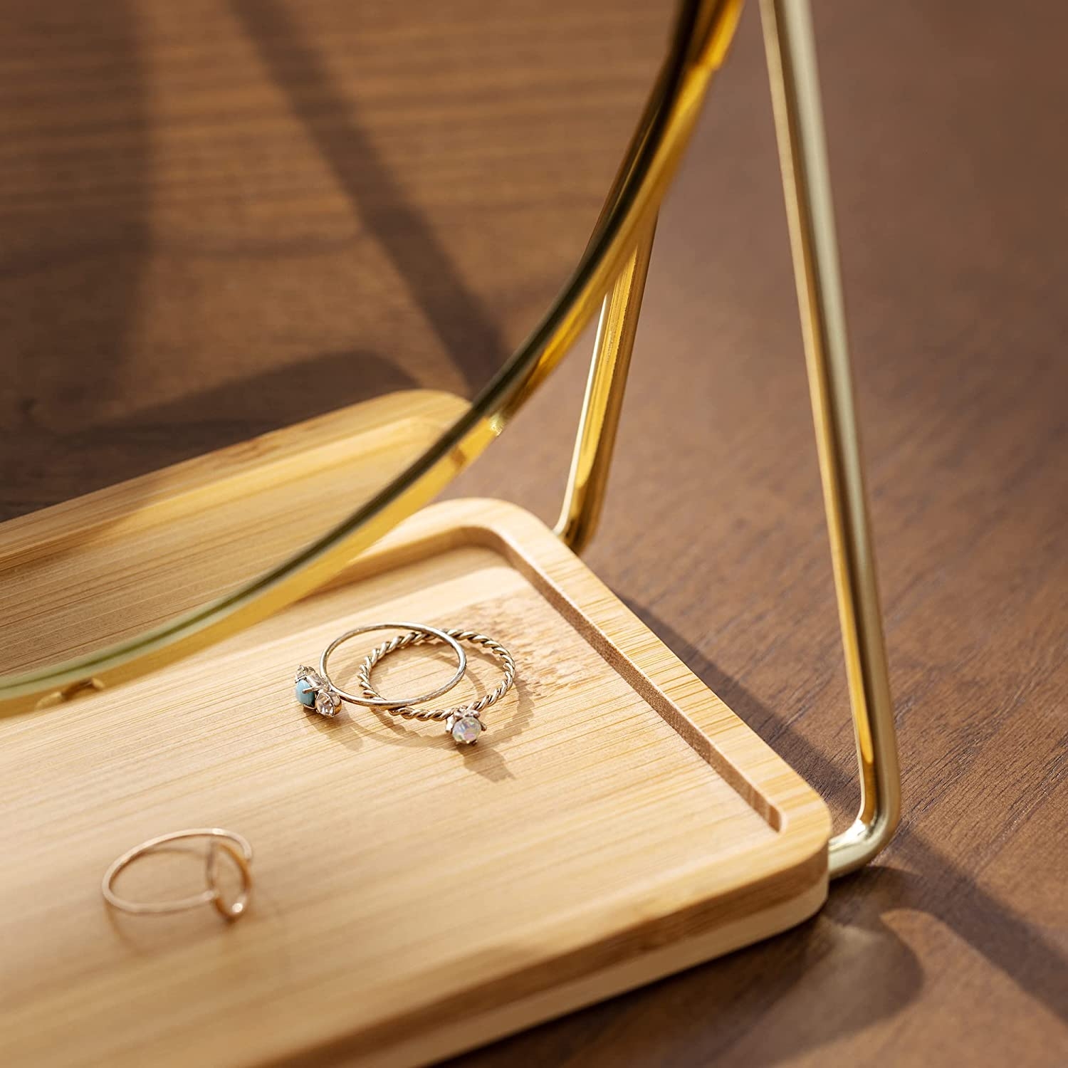 navaris-tabletop-mirror-with-tray-kathreptis-makigiaz-me-vasi-gia-kosmimata-apo-bamboo-gold-5.jpg