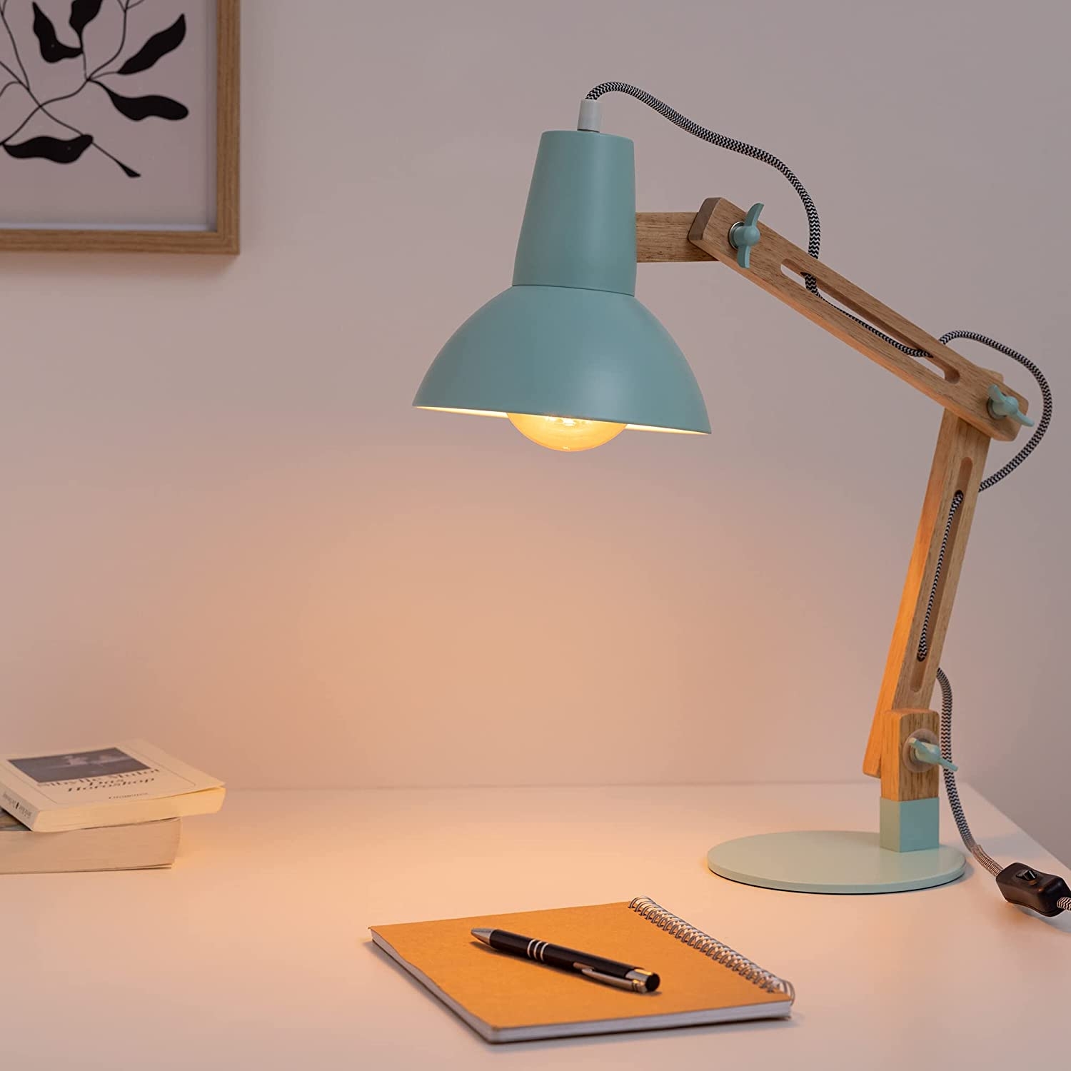 navaris-wooden-desk-lamp-epitrapezio-fotistiko-apo-ksilo-mint-green-1.jpg