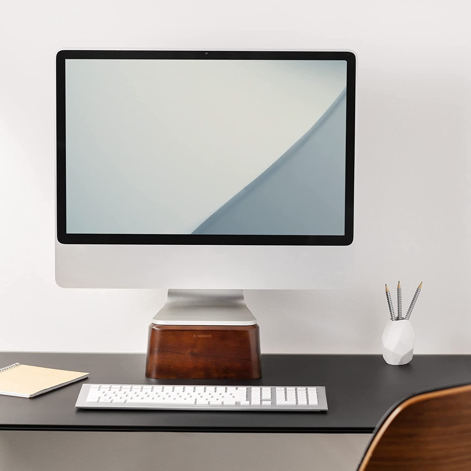 navaris-wooden-monitor-riser-for-imac-27-inch-2021-vasi-stiriksis-gia-othoni-imac-eos-27-inches-apo-ksilo-karidias-walnut-1.jpg