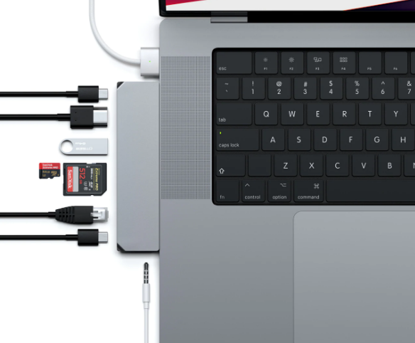 satechi-antaptoras-type-c-pro-hub-max-gia-macbook-me-1-x-uab-4-1-x-hdmi-1-x-usb-a-3-0-1-x-micro-sd-1-gigabit-ethernet-1-x-type-c-1x3-5mm-jack-space-gray-4.png