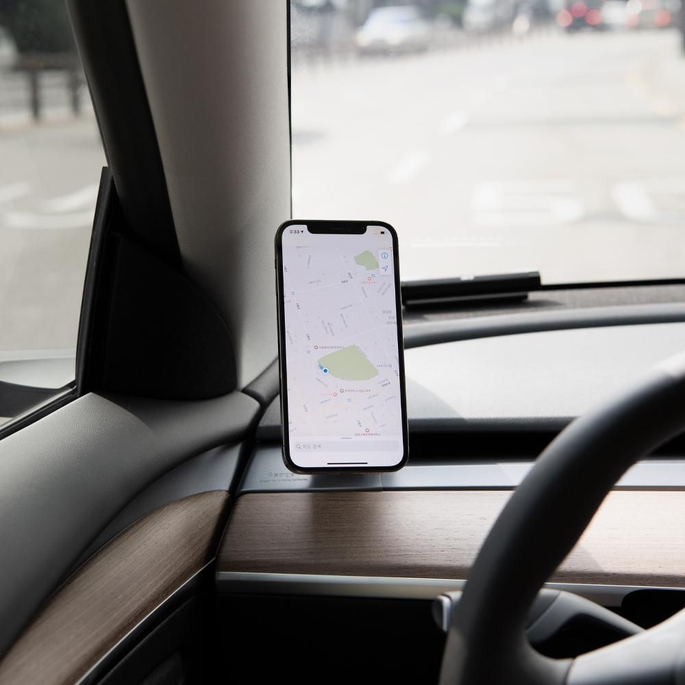 spigen-itt85-onetap-vasi-stiriksis-kiniton-magsafe-gia-tablo-aftokinitou-tesla-model-3-y-2020-black-9.jpg