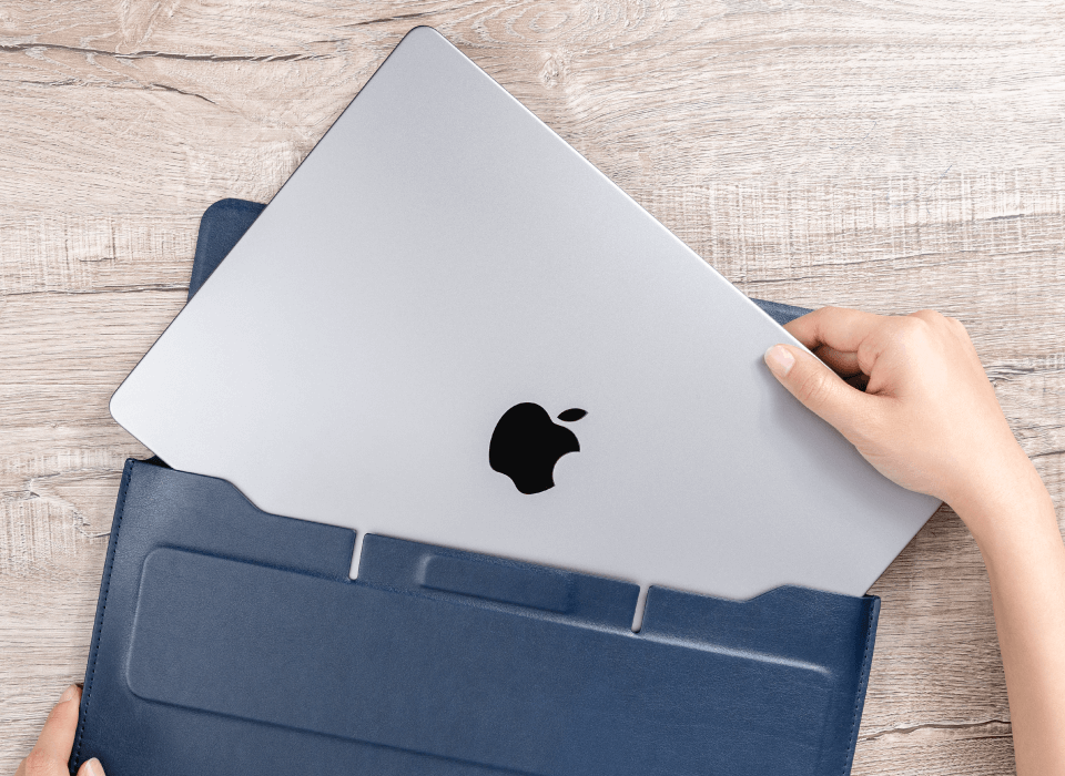 switch-easy-easy-stand-dermatini-thiki-vasi-gia-macbook-pro-15-inches-16-inches-midnight-blue-1.png