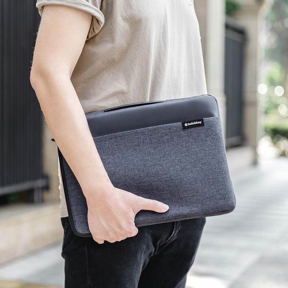 switch-easy-urban-thiki-tsanta-sleeve-gia-apple-macbook-pro-14-inches-2021-me-thiki-gia-apple-airtag-black-5.jpg