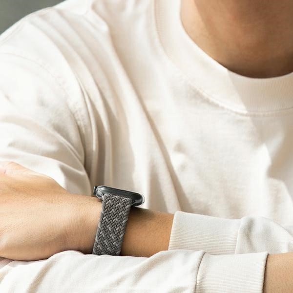 uniq-aspen-braided-band-premium-plekto-louraki-apple-watch-se-7-6-5-4-3-45-44-42-mm-pebble-grey-1.jpg