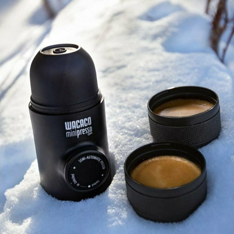 wacaco-minipresso-kit-set-doxeio-nerou-me-3-filtra-espresso-kai-apospomeno-kipelo-gia-foriti-mixani-xeiros-minipresso-gr-black-3.jpeg