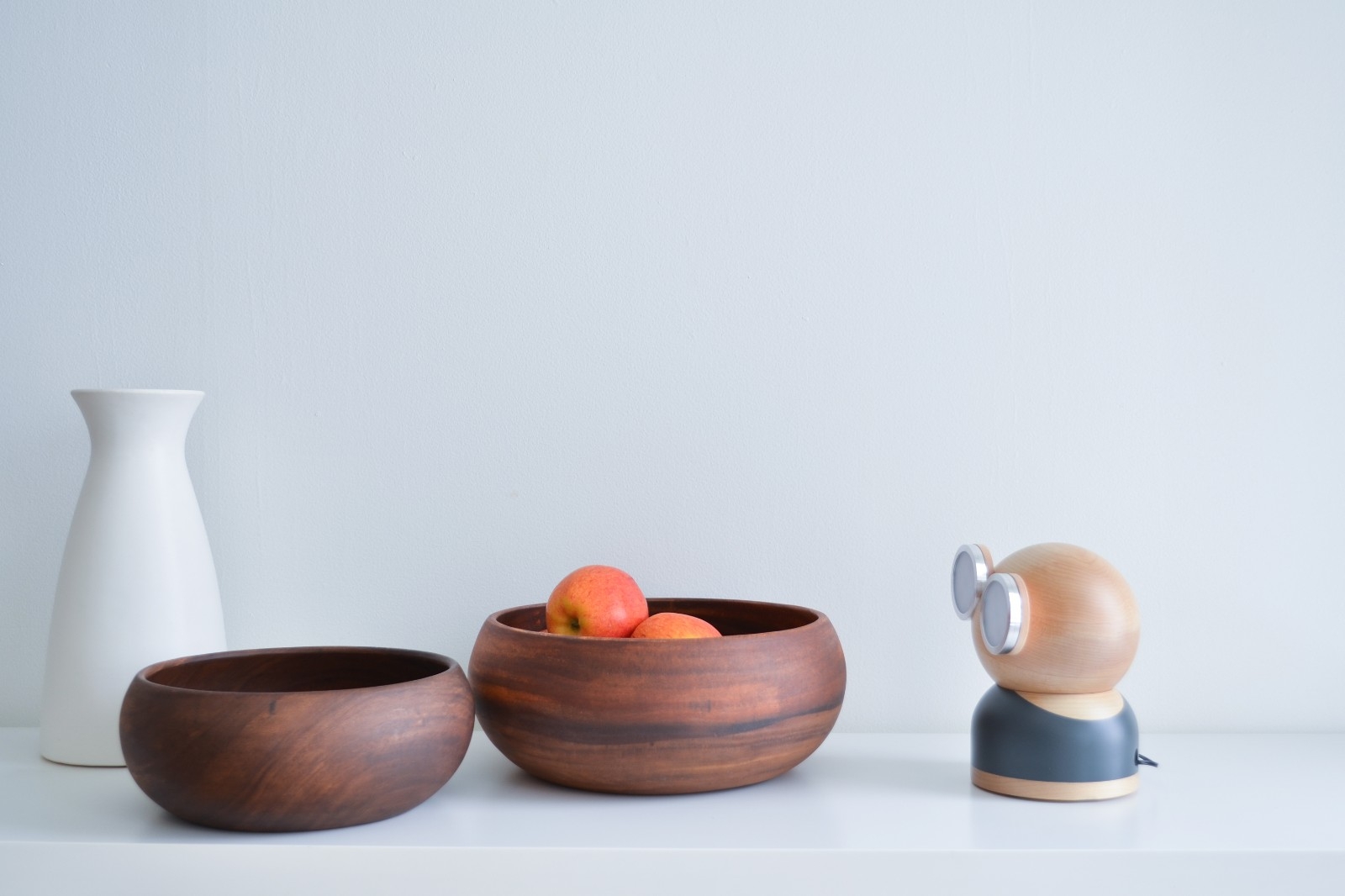 allocacoc-goggle-lamp-mr-watt-epitrapezio-led-fotistiko-apo-ksilo-sfendamou-kai-alouminio-me-rythmisi-foteinotitas-afis-grey-blue-wood-1.jpg