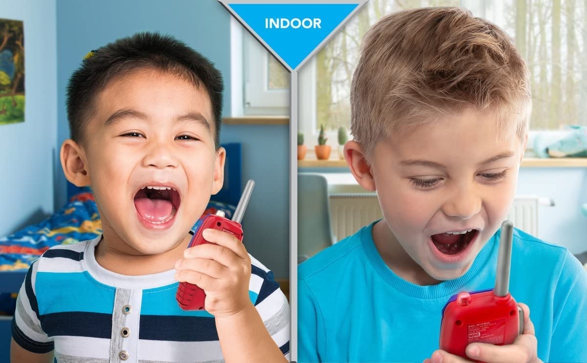 ekids-marvel-spider-man-light-up-walkie-talkies-set-me-2-pombodektes-walkie-talkie-me-fotismo-kai-ensomatomeno-megafono-emvelia-150-m-1.jpg
