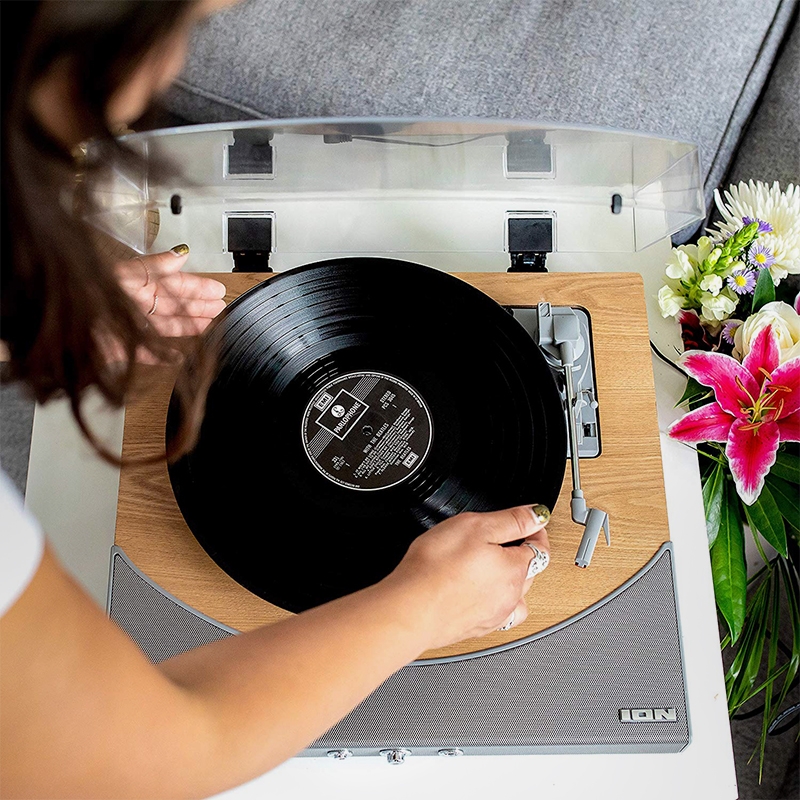 ion-audio-premier-lp-wireless-turntable-asirmato-pikap-me-ensomatomena-ixeia-stereo-natural-4.jpg