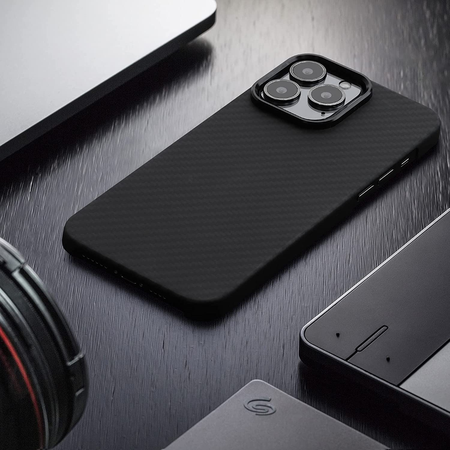 kalibri-aramid-fiber-body-skliri-thiki-apple-iphone-14-pro-max-black-matte-4.jpg