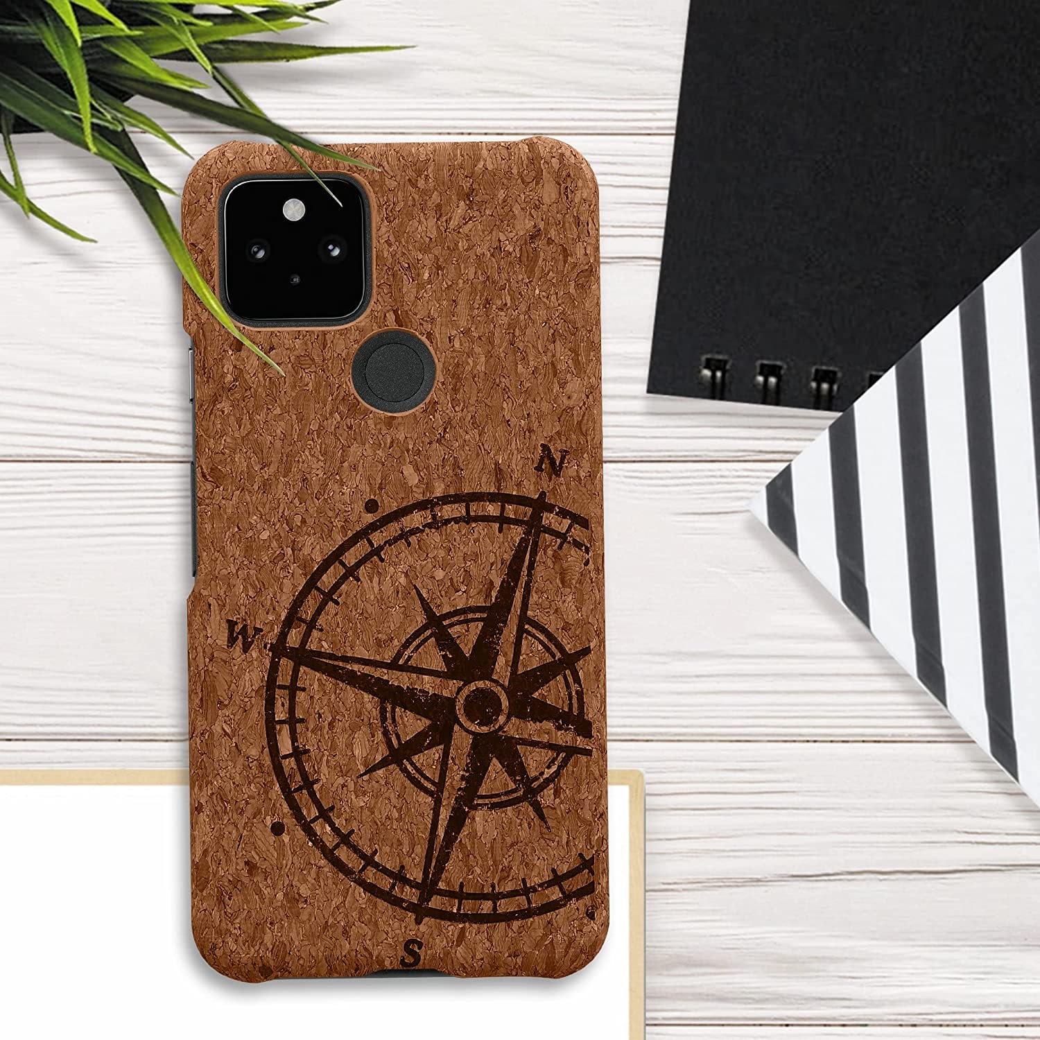 kw-mobile-skliri-thiki-google-pixel-5-light-brown-cork-navigational-compass-1.jpg