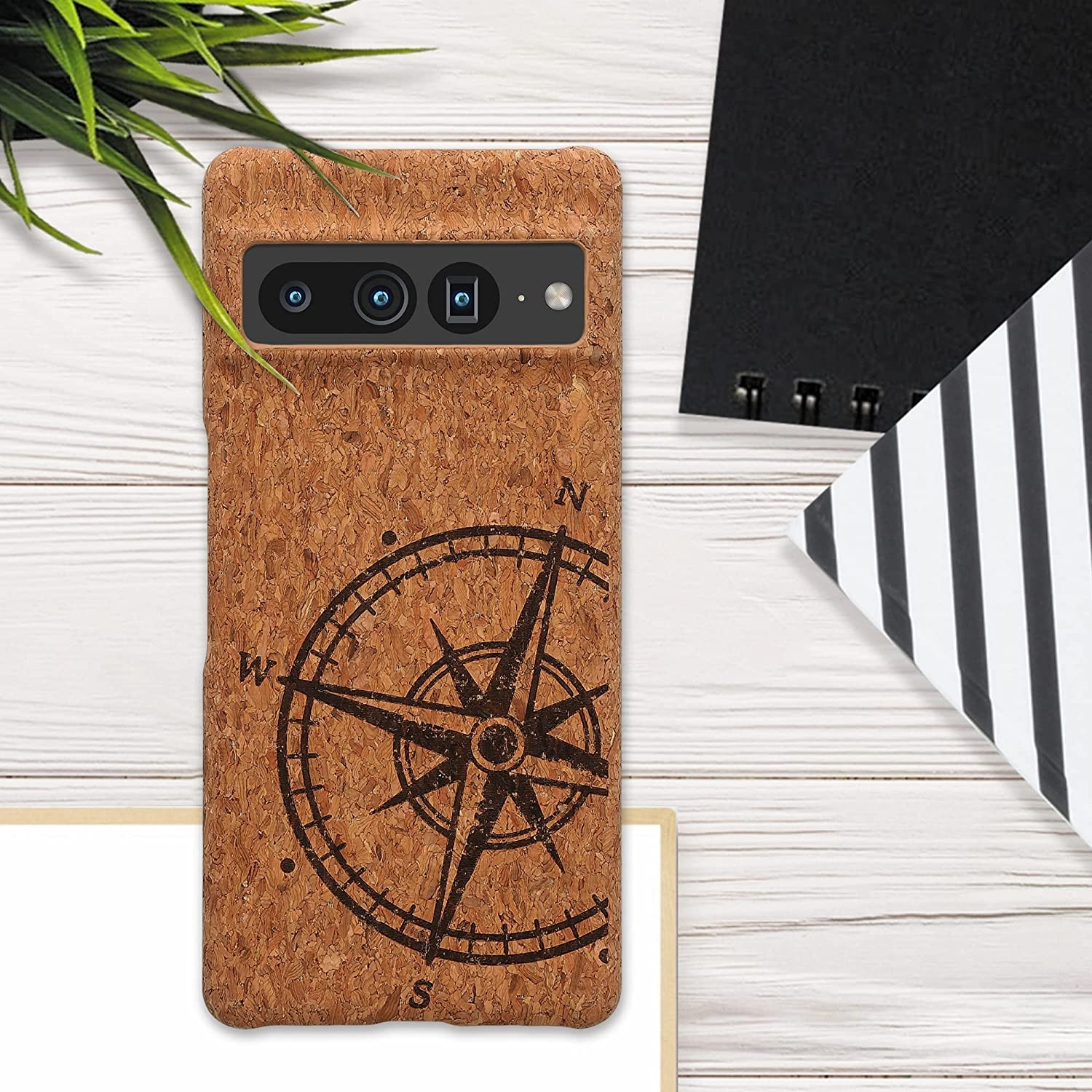 kw-mobile-skliri-thiki-google-pixel-7-pro-light-brown-cork-navigational-compass-1.jpg