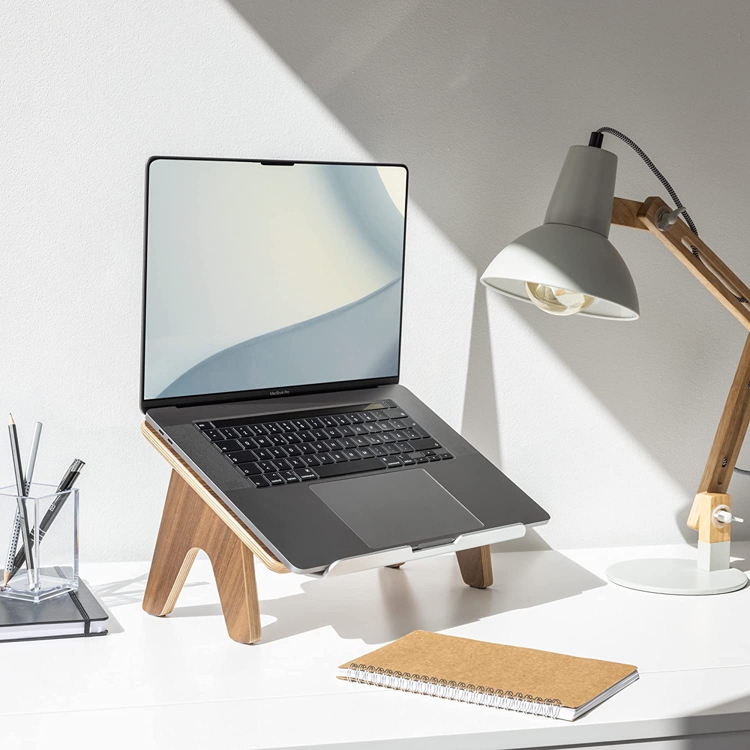 navari-notebook-stand-basi-gia-forito-ipologisti-walnut-brown-1_1.jpg