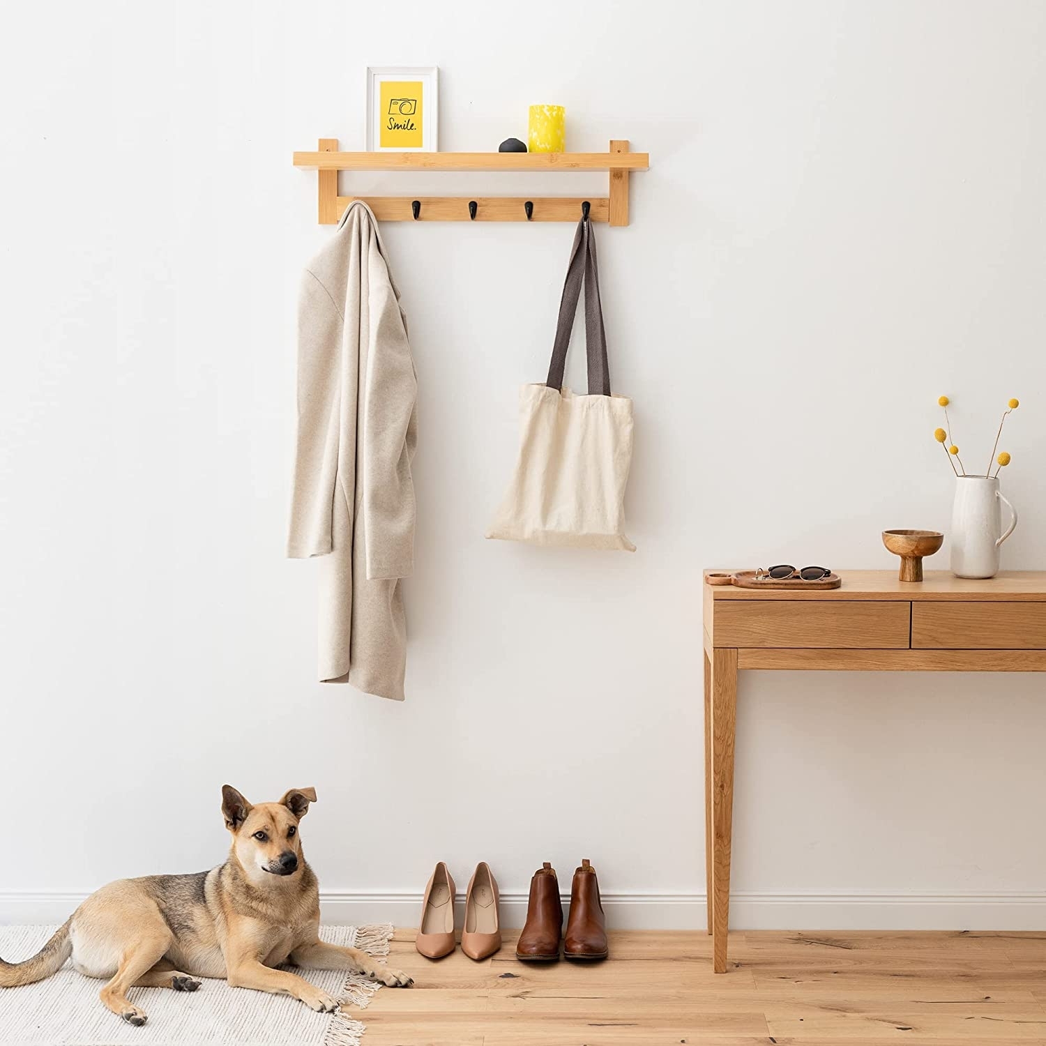 navaris-bamboo-wall-coat-rack-with-board-kremastra-toixou-me-rafi-apo-bamboo-1_1.jpg