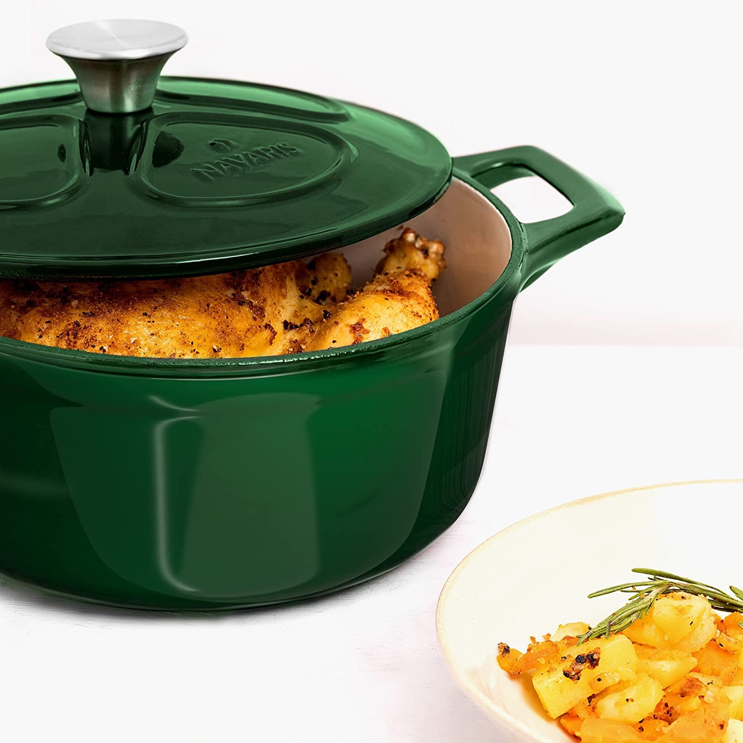 navaris-cast-iron-casserol-dish-with-lid-antikollitiki-katsarola-apo-xitosidiro-gia-esties-fourno-20-cm-2-5-litre-glossy-green-2.jpg