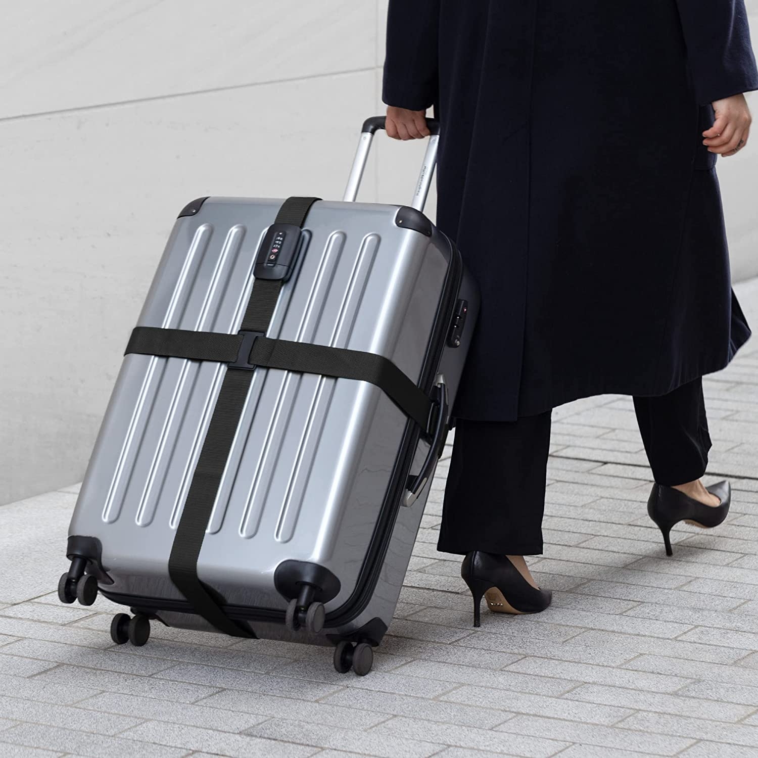 navaris-tsa-strap-luggage-security-kit-rythmizomenos-imantas-asfaleias-gia-aposkevi-valitsa-me-kleidaria-tsa-kai-etiketa-katoxou-black-1.jpg