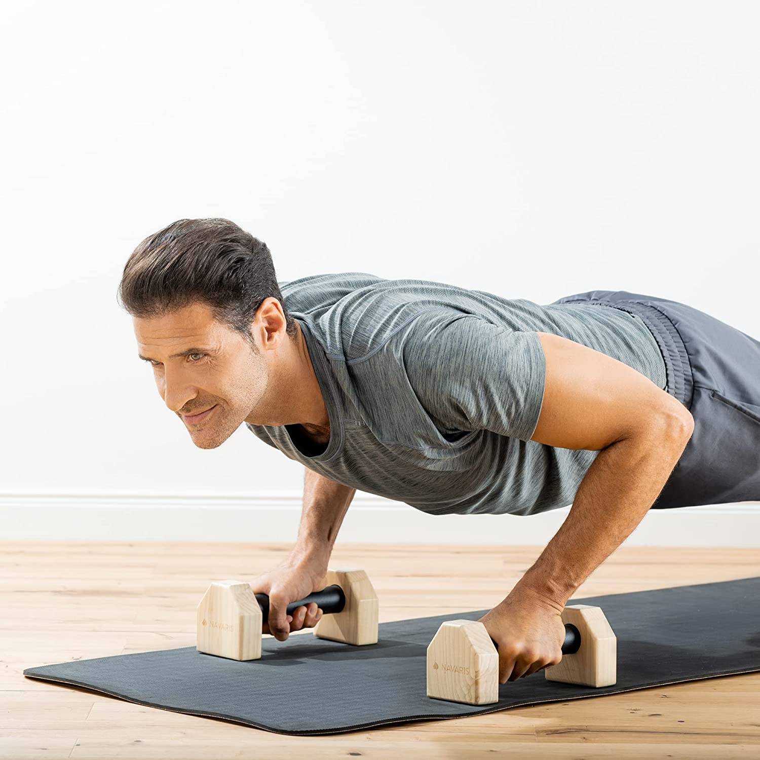 navaris-wooden-parallettes-paraliles-bares-gia-crossfit-me-ipsos-9-5-cm-apo-ksilo-piksariou-black-brown-1.jpg