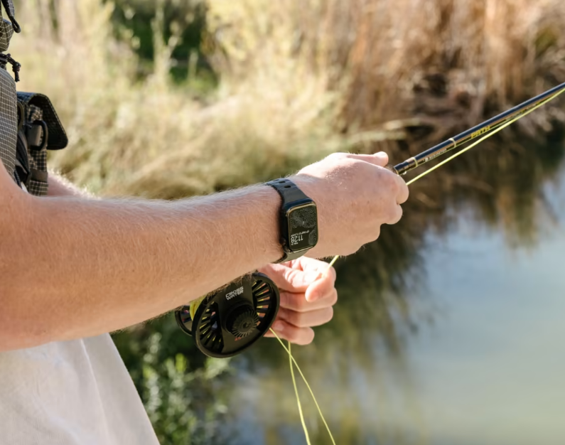 nomad-adiavroxo-louraki-silikonis-sport-band-apple-watch-se-7-6-5-4-3-45-44-42-mm-ash-green-12.png