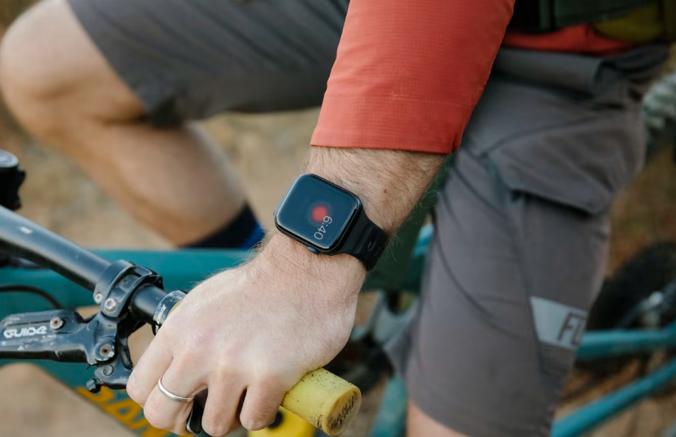 nomad-adiavroxo-louraki-silikonis-sport-band-apple-watch-ultra-se-8-7-6-5-4-3-49-45-44-mm-black-11_1.png