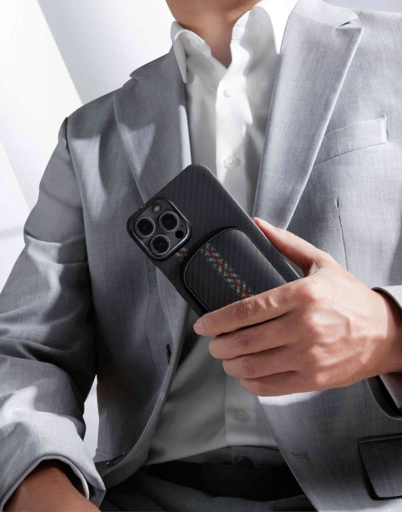 pitaka-fusion-waving-magez-battery-pack-powerbank-me-asirmati-fortisi-magsafe-5w-1-x-type-c-4000-mah-rhapsody-18.jpg