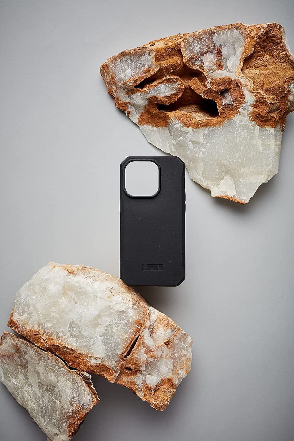uag-thiki-biodegradable-outback-series-apple-iphone-14-pro-max-black-3.jpg