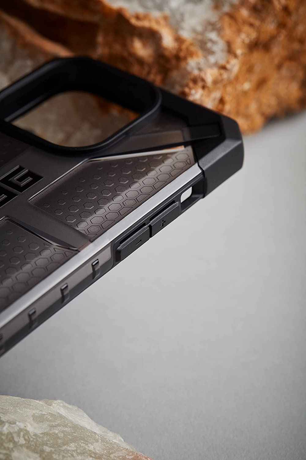 uag-thiki-plasma-series-apple-iphone-14-pro-ash-6.jpg