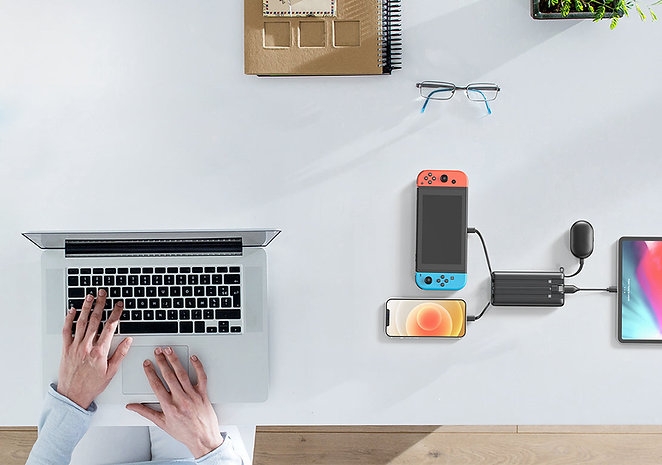 veger-powerbank-c10-foriti-bataria-fortisis-me-ensomatomena-kalodia-type-c-usb-a-lightning-micro-usb-kai-1-usb-a-thira-10000-mah-black-3.jpg