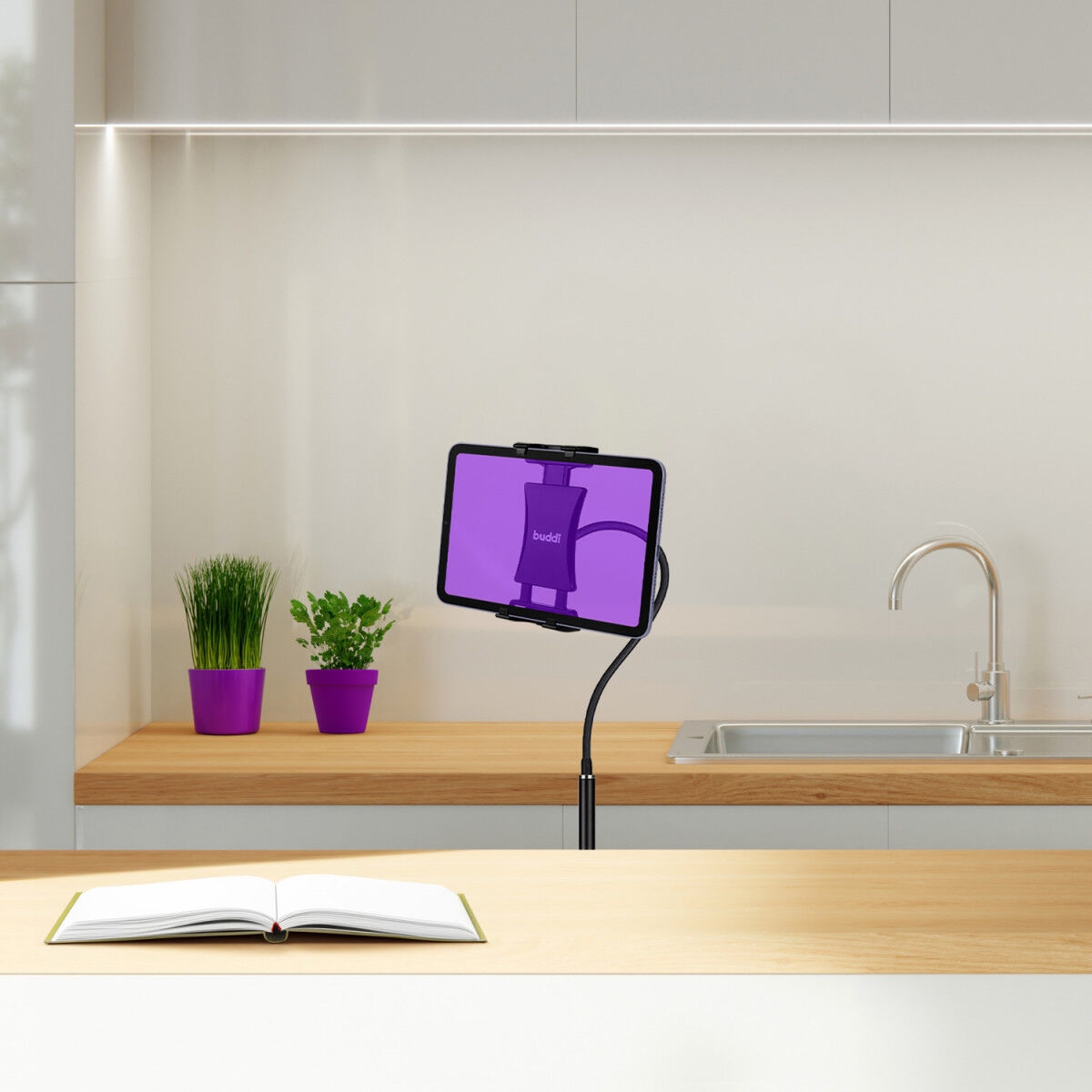 buddi-tablet-holder-flexible-floor-stand-rythmizomeni-vasi-dapedou-stiriksis-gia-kinita-tablet-analogio-black-5-eti-eggiisi-5.jpg