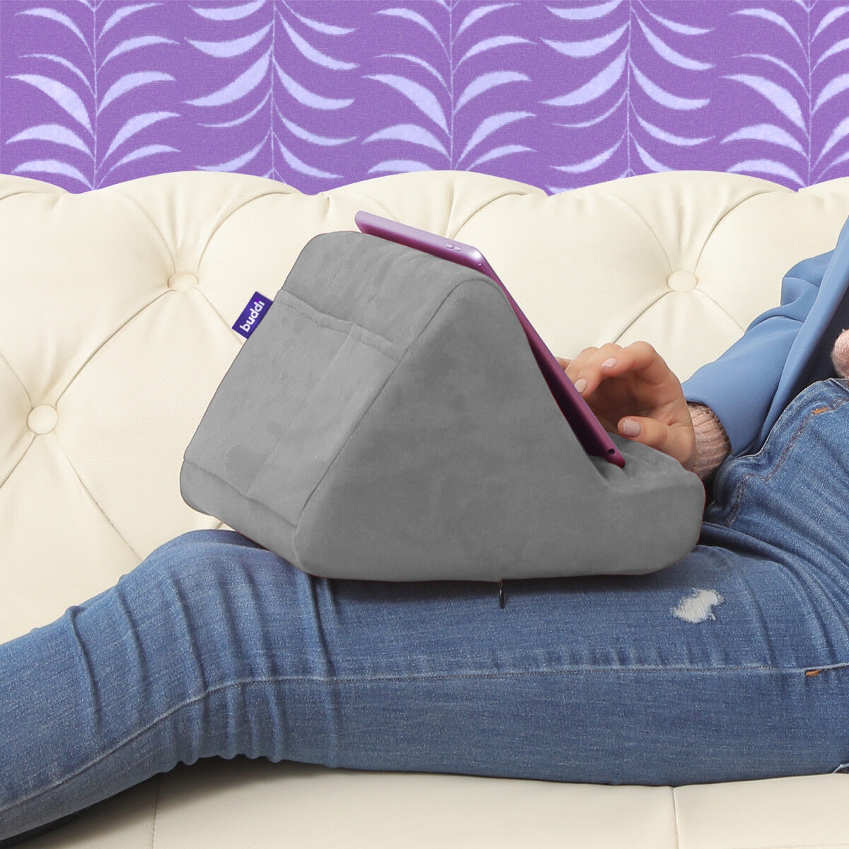 buddi-tablet-holder-pillow-vasi-stiriksis-gia-kinita-smartphoe-ipad-tablet-ereader-gray-5-eti-eggiisi-6.jpg