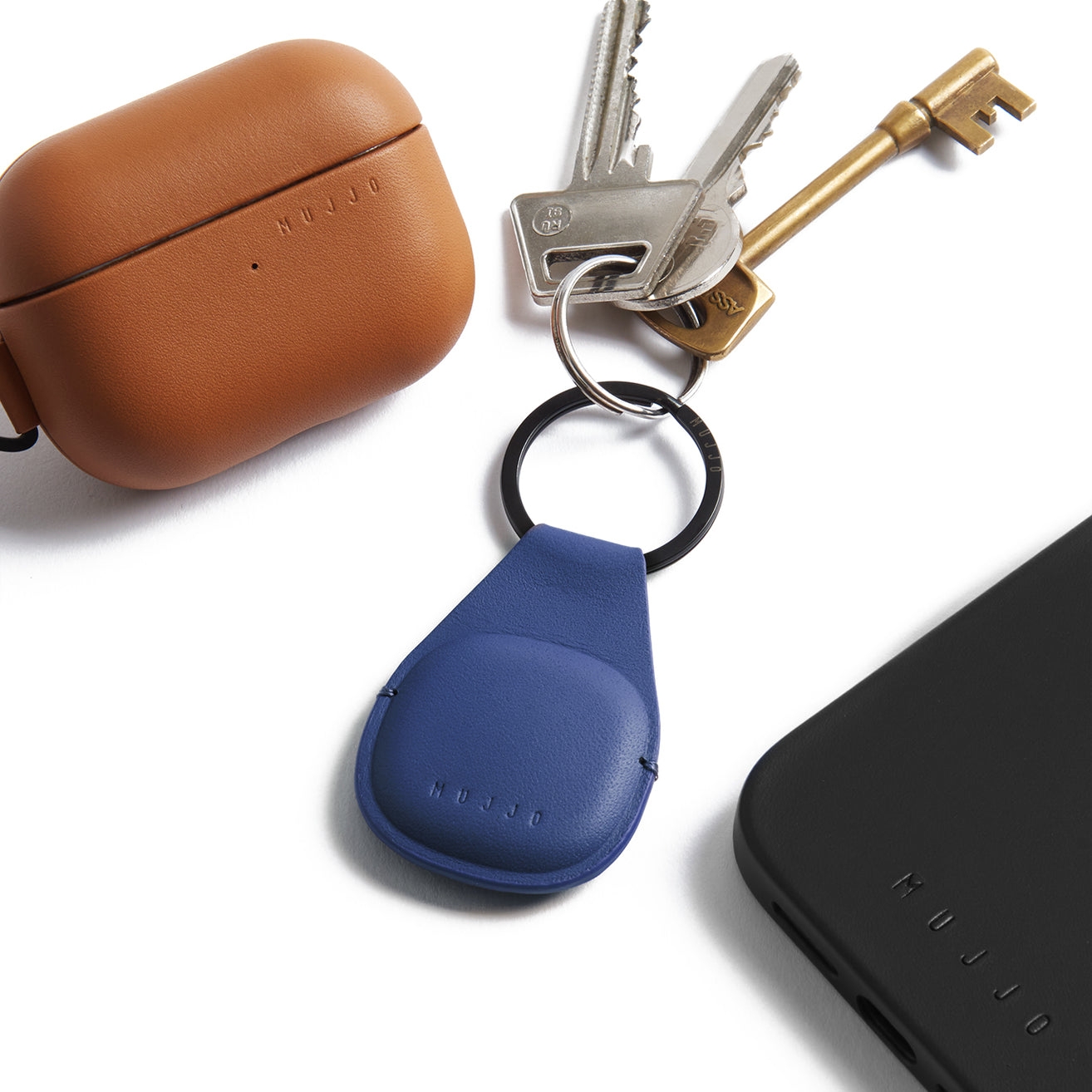 mujjo-canopy-dermatini-thiki-brelok-apple-airtag-monaco-blue-3.jpg
