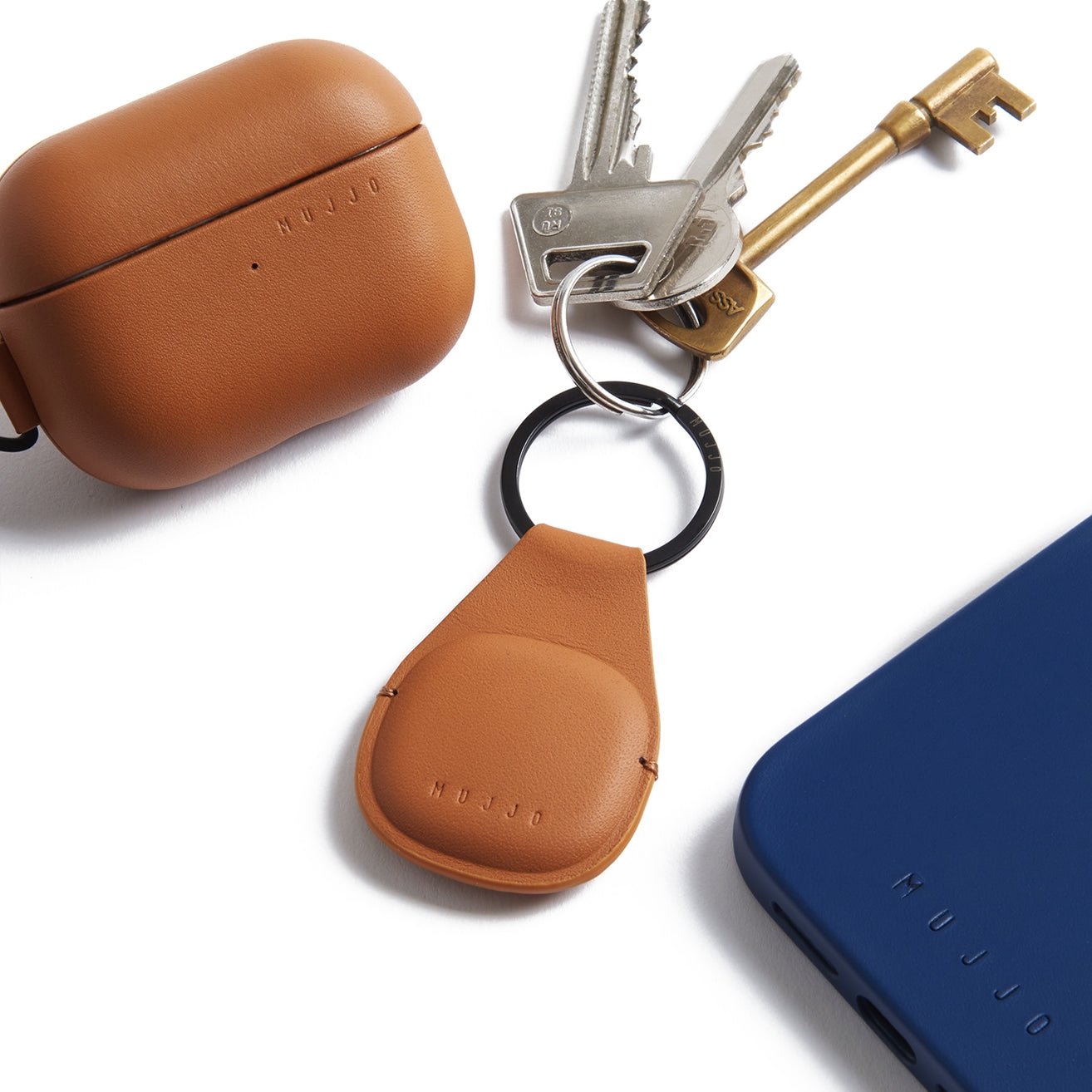 mujjo-canopy-dermatini-thiki-brelok-apple-airtag-tan-1.jpg