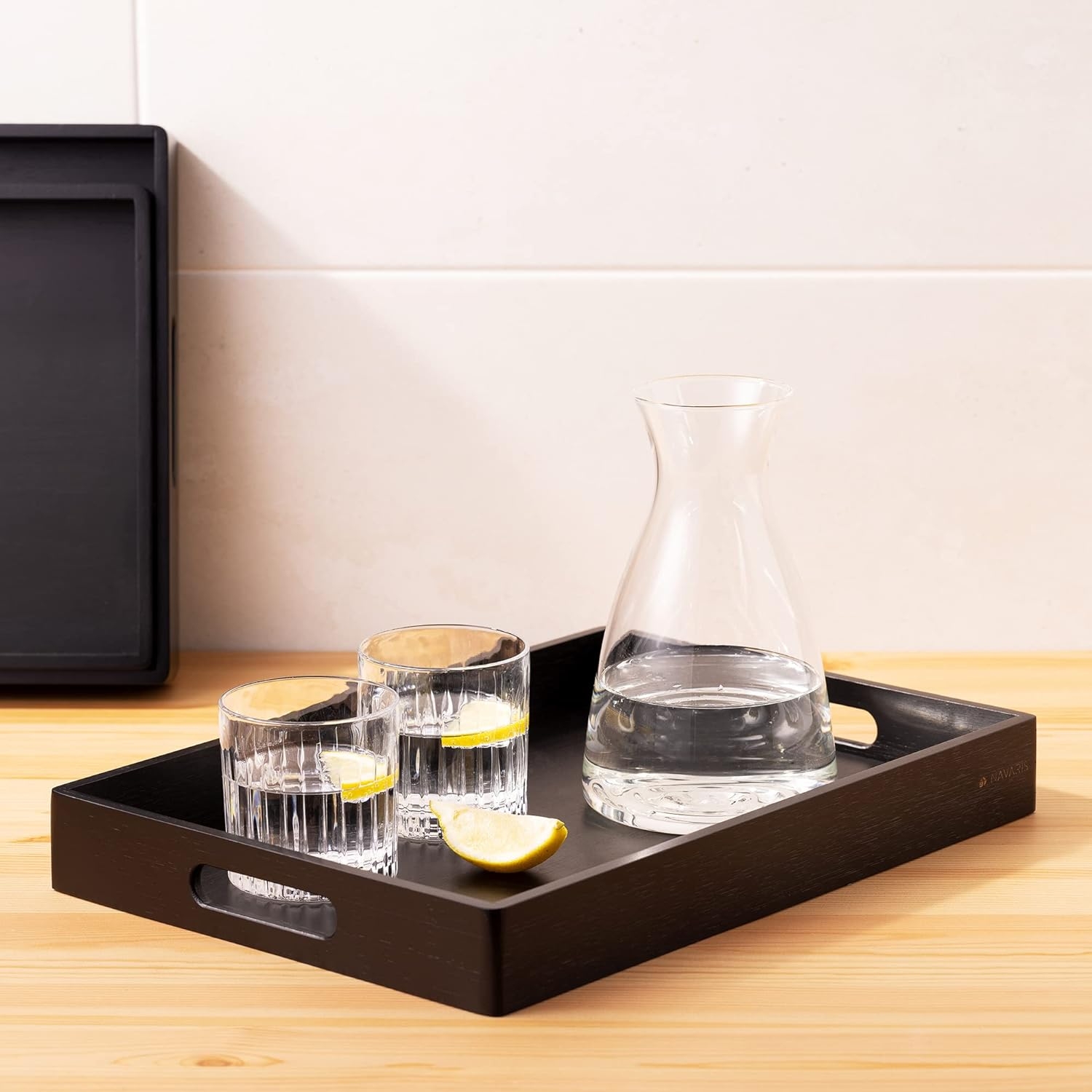 navaris-bamboo-serving-trays-set-me-3-diskous-servirismatos-apo-bamboo-me-laves-black-1.jpg