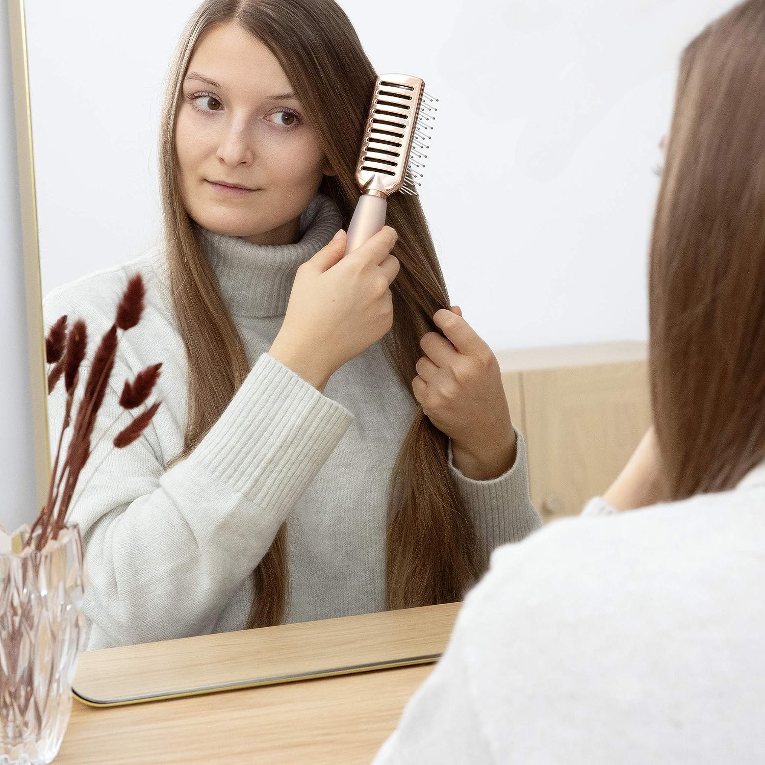 navaris-vented-hairbrush-vourtsa-mallion-aeros-me-apali-lavi-apo-tzel-gia-kseberdema-rose-gold-1.jpg