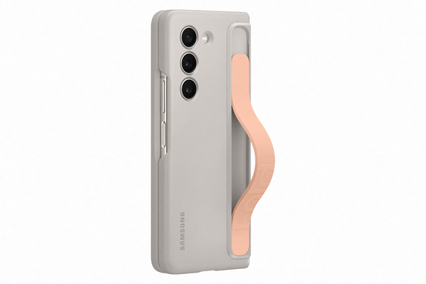 official-samsung-standing-case-strap-thiki-silikonis-me-louraki-xeiros-kai-kickstand-samsung-galaxy-z-fold-5-sand-3.png