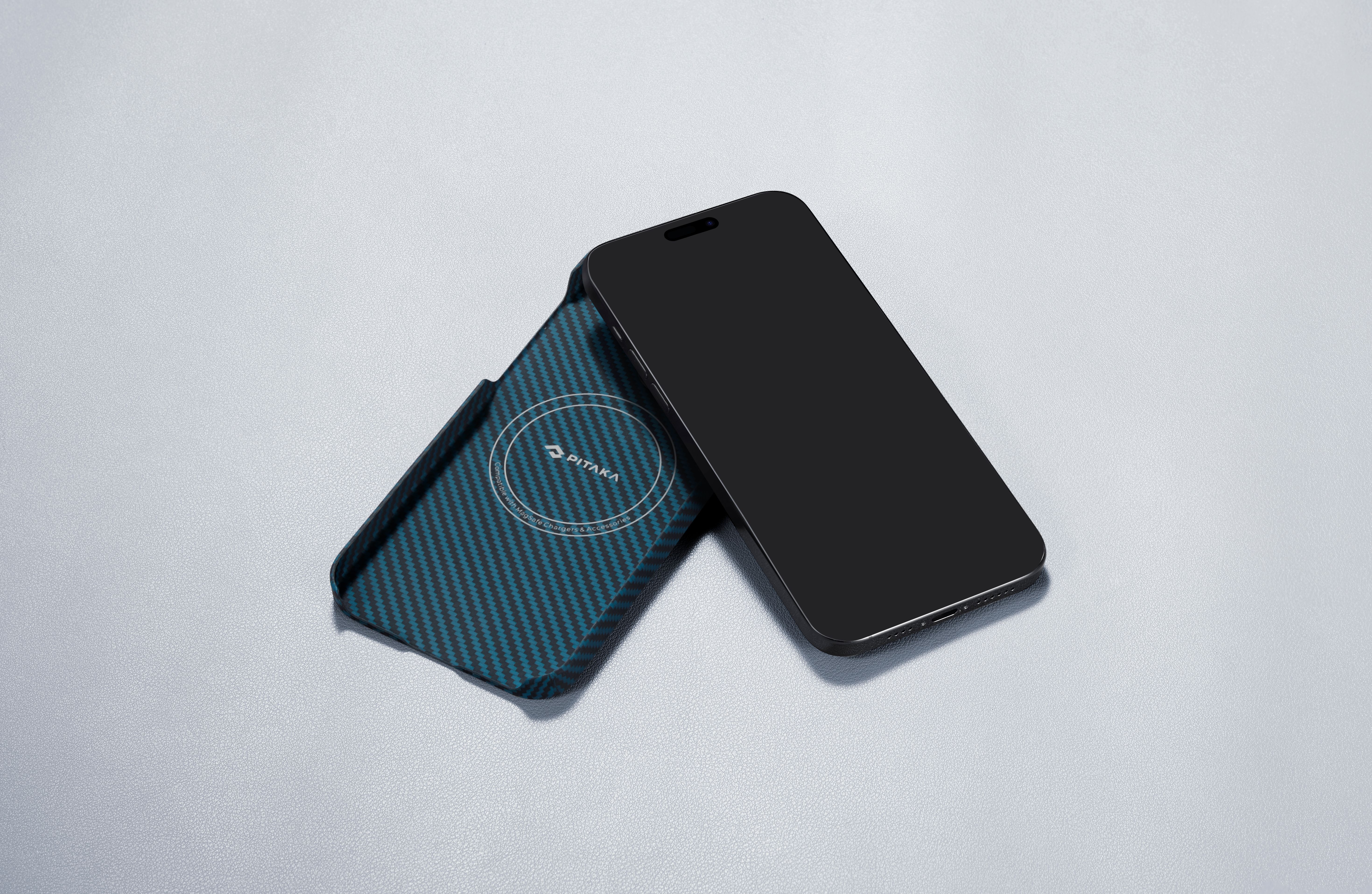 pitaka-magez-case-4-magsafe-thiki-aramid-fiber-body-apple-iphone-15-plus-1-15-mm-1500-d-black-blue-twill-4.jpeg