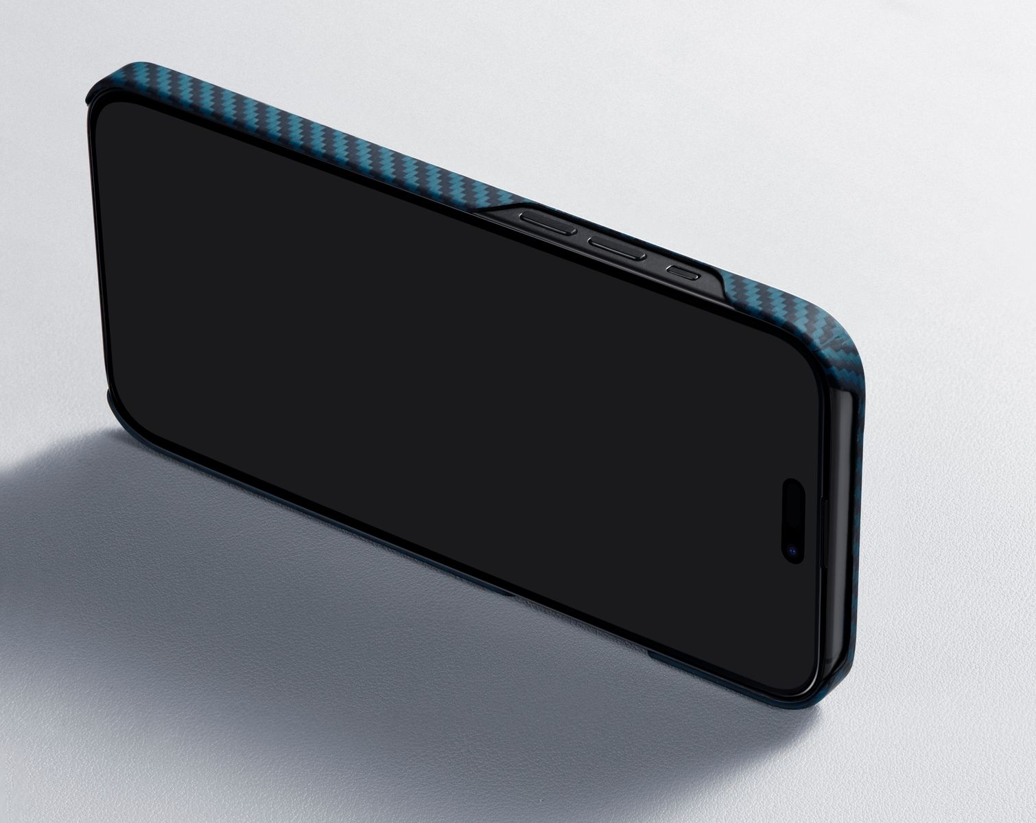 pitaka-magez-case-4-magsafe-thiki-aramid-fiber-body-apple-iphone-15-pro-1-15-mm-1500-d-black-blue-twill-10.jpeg