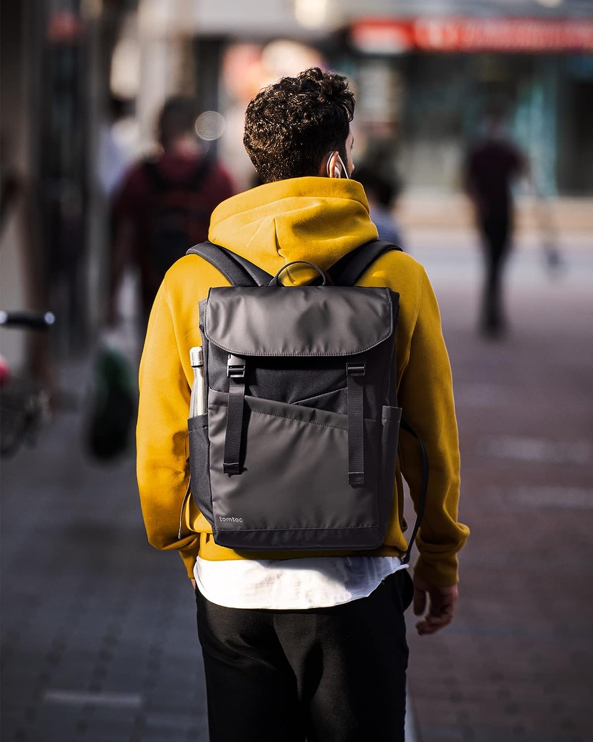 tomtoc-slash-a64-flip-laptop-backpack-sakidio-platis-tsanta-metaforas-laptop-eos-16-inches-18-litres-metheorise-16.jpg