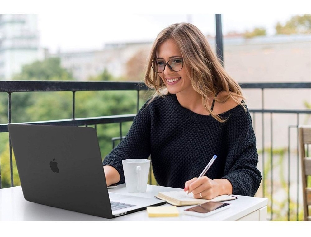 anthektiki-skliri-thiki-apple-macbook-air-13-inches-m3-2024-m2-2022-tech-protect-smart-shell-matte-black-2.jpg