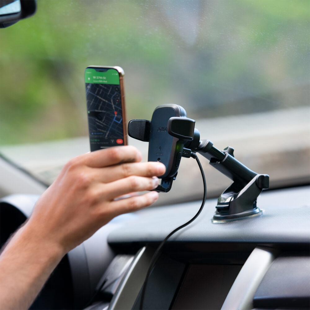 iottie-auto-sense-wireless-vasi-asirmatis-fortisis-qi-kiniton-me-vendouza-gia-tablo-parbriz-aftokinitou-7-5-w-black-7.jpg