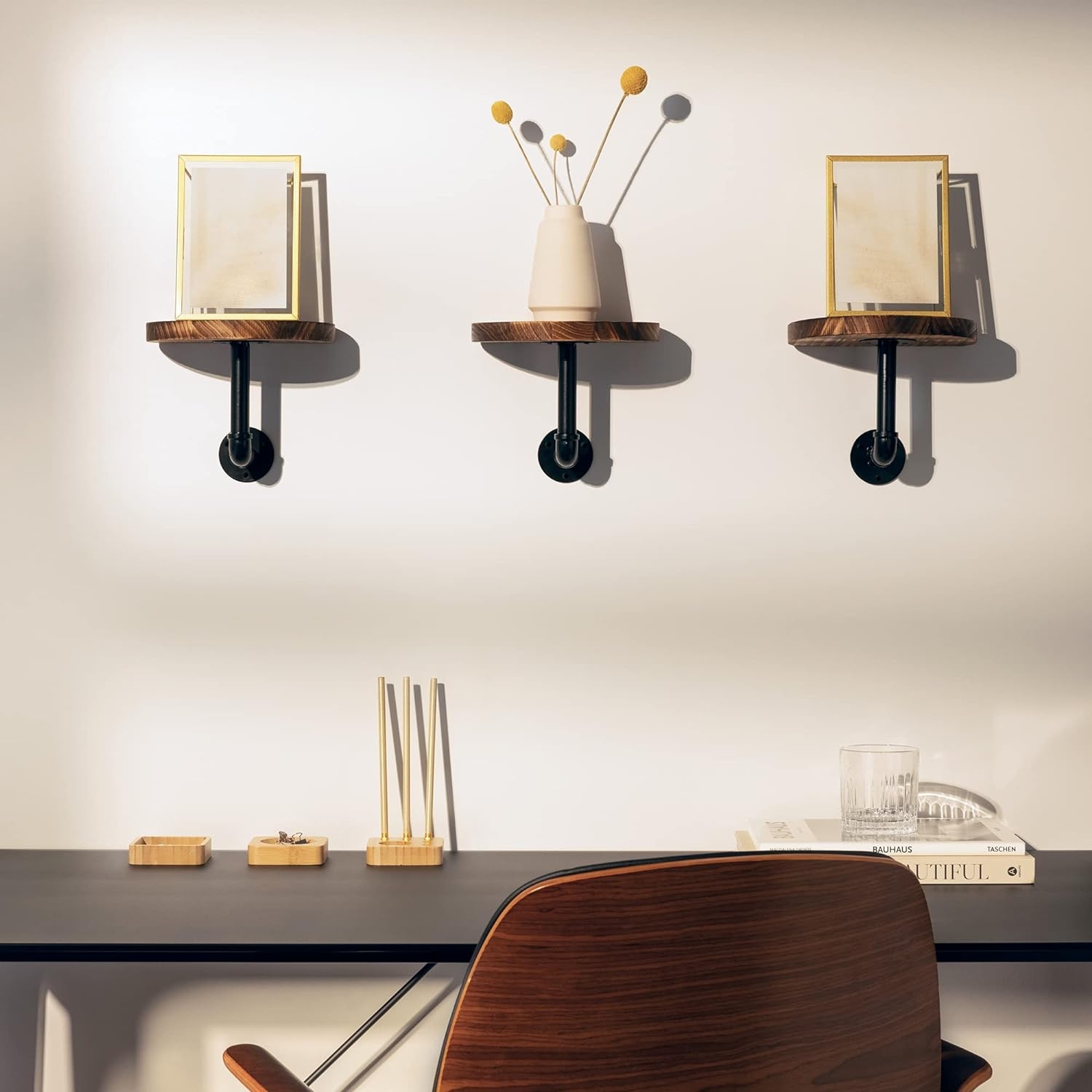 navaris-decorative-shelves-set-me-3-stroggyla-rafia-toixou-apo-ksilo-peykou-me-vasi-apo-metallo-20-15-17-cm-brown-2.jpg