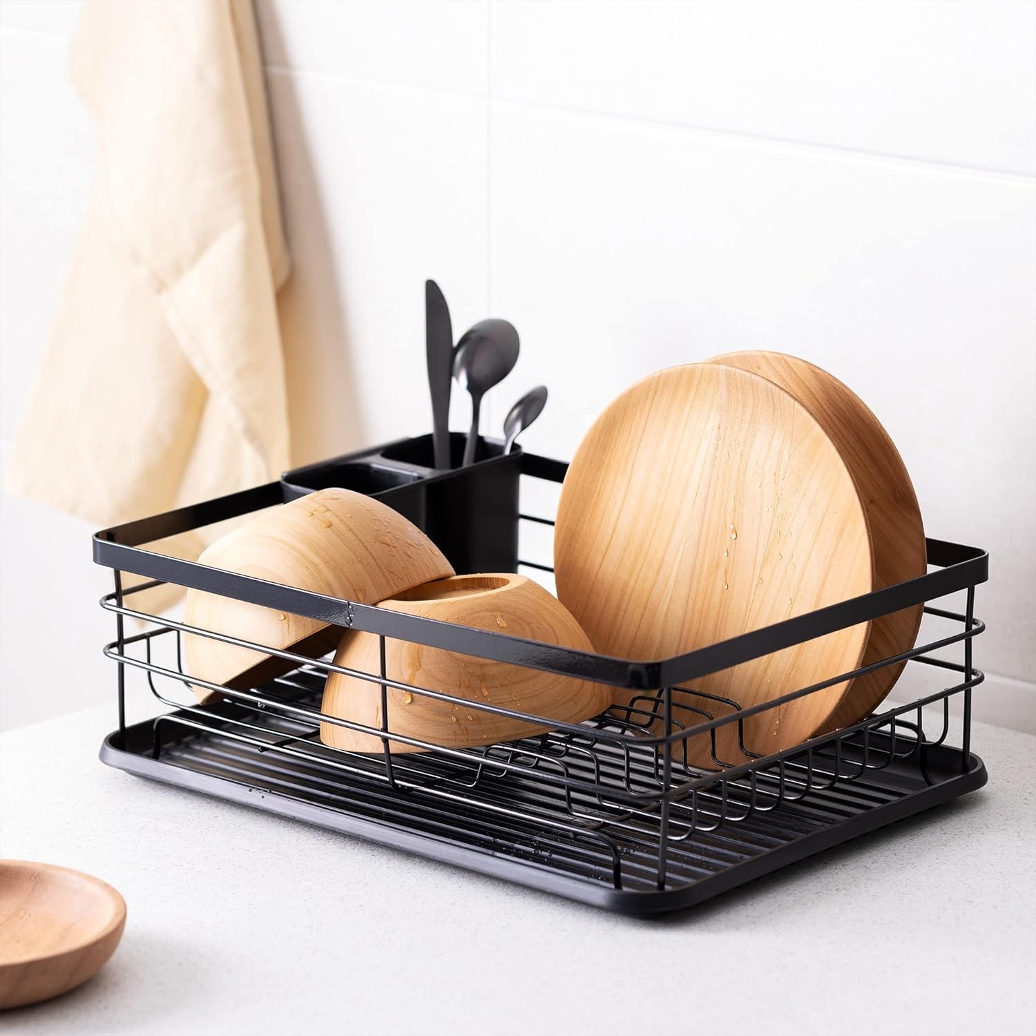 navaris-dish-drainer-rack-metalliki-piatothiki-stragistiri-stegnotiras-neroxiti-41-5-30-5-14-cm-black-1.jpg